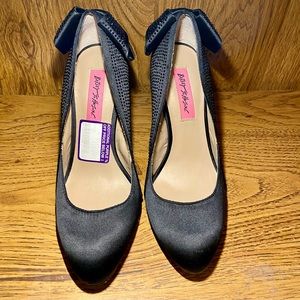 Betsey Johnson black heels size7